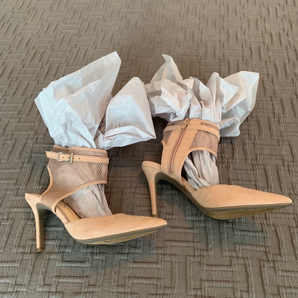 New Blush pump Shoe  size 6